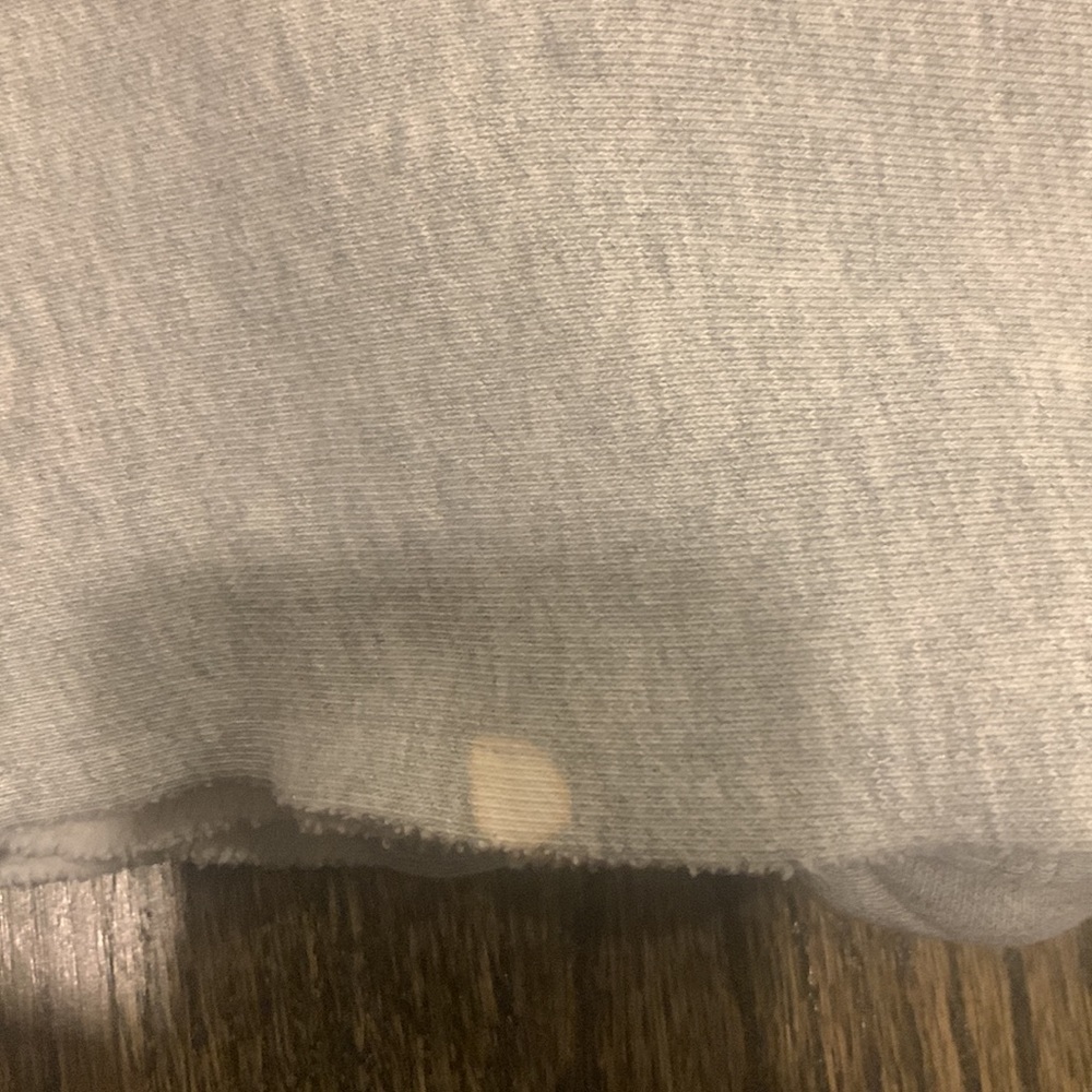Women’s Reverse Weave Champion cropped cut-off Hoodie - Picture 4 of 4